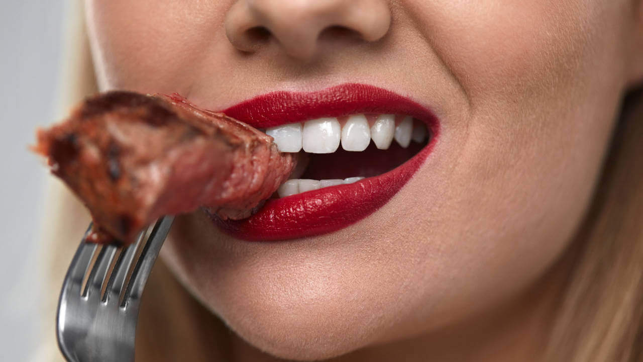 ¿Comer carne adelanta la menstruación?