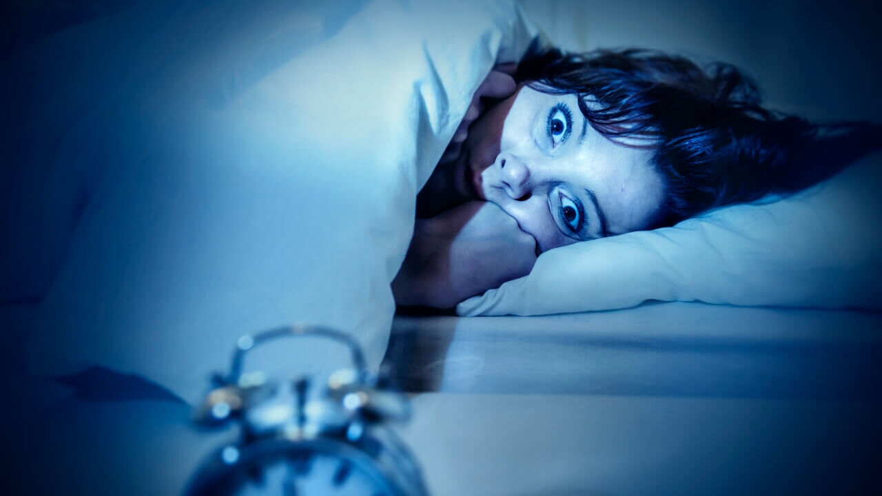 ¿Cuáles hábitos nocturnos impiden conciliar el sueño?